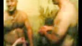 اليابانية كتي سكس اجنبي محارم مترجم هيرومي يعطي عشيقها إغرائي اللسان