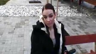 حلوة سمراء فاتنة افلام سكس محارم مترجم يعطي المعلقة اللسان